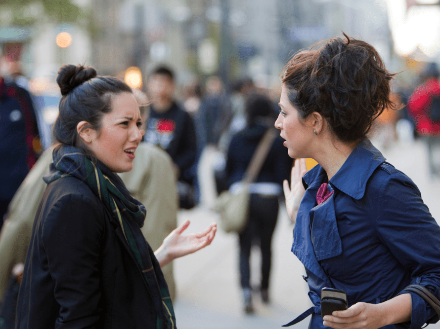 Situație conflictuală între persoane, context juridic